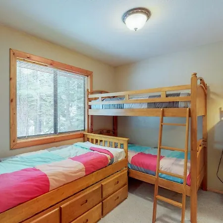 Delightful Donner Main House Villa